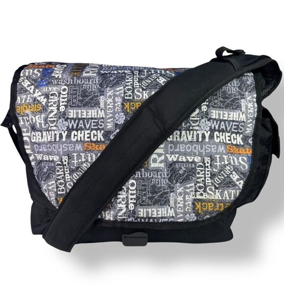 L.L. Bean Messenger Shoulder Flap Crossbody Bag Graffiti Skateboard Surfer Surf - Picture 16 of 16